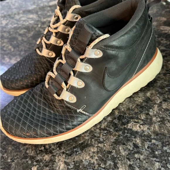 Nike‎ Roshe Run Sneakerboot QS Hiking. Trail Shoes Size10.5 Sneakers High Top
